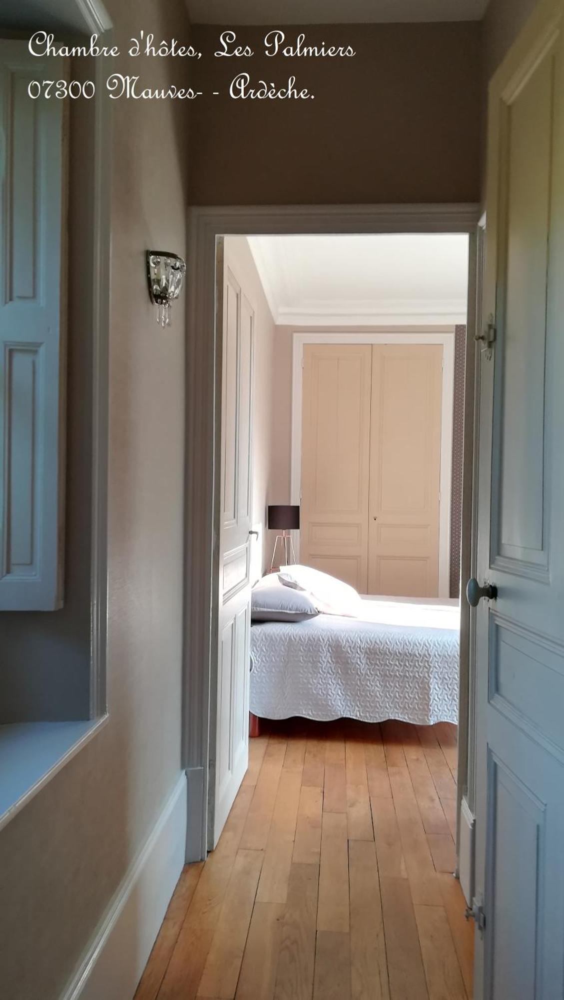Les Palmiers Bed & Breakfast Mauves Екстериор снимка